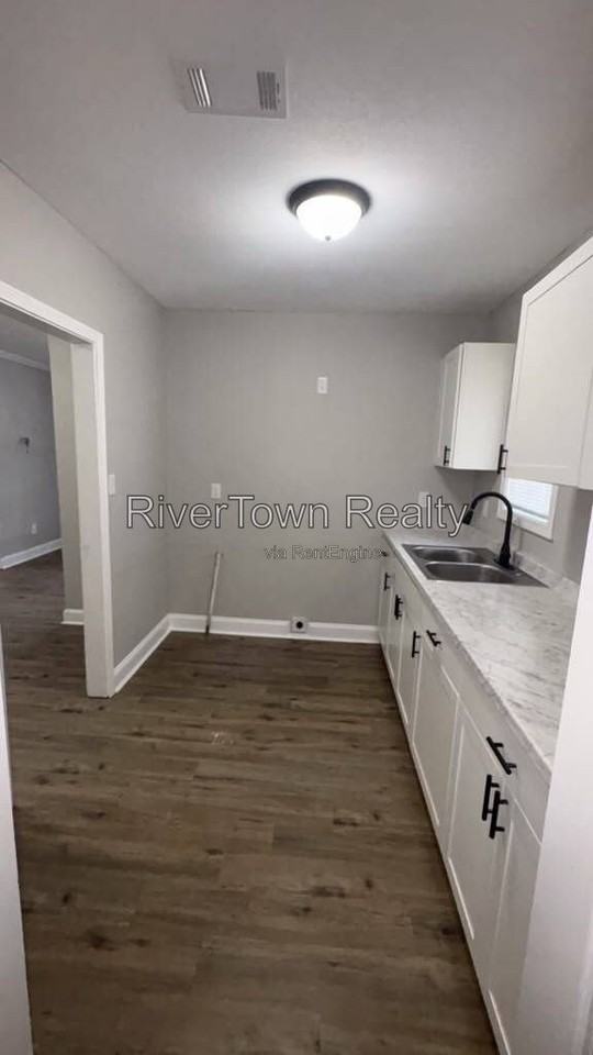 2189 Imogene St - Photo 5 of 22