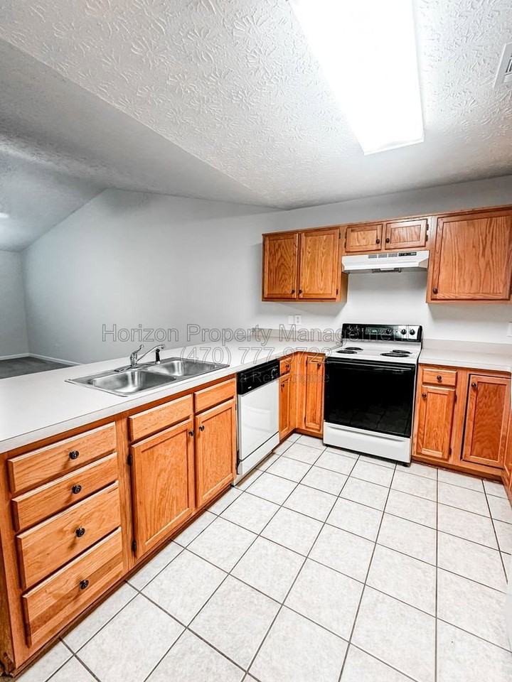 3963 Hidden Hollow Dr - Photo 3 of 17