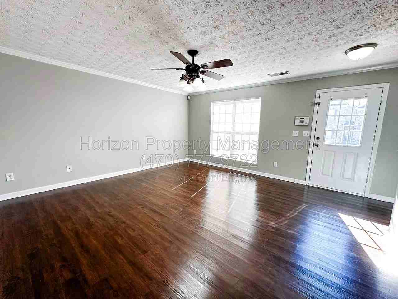 2752 Valley Green Dr - Photo 2 of 25