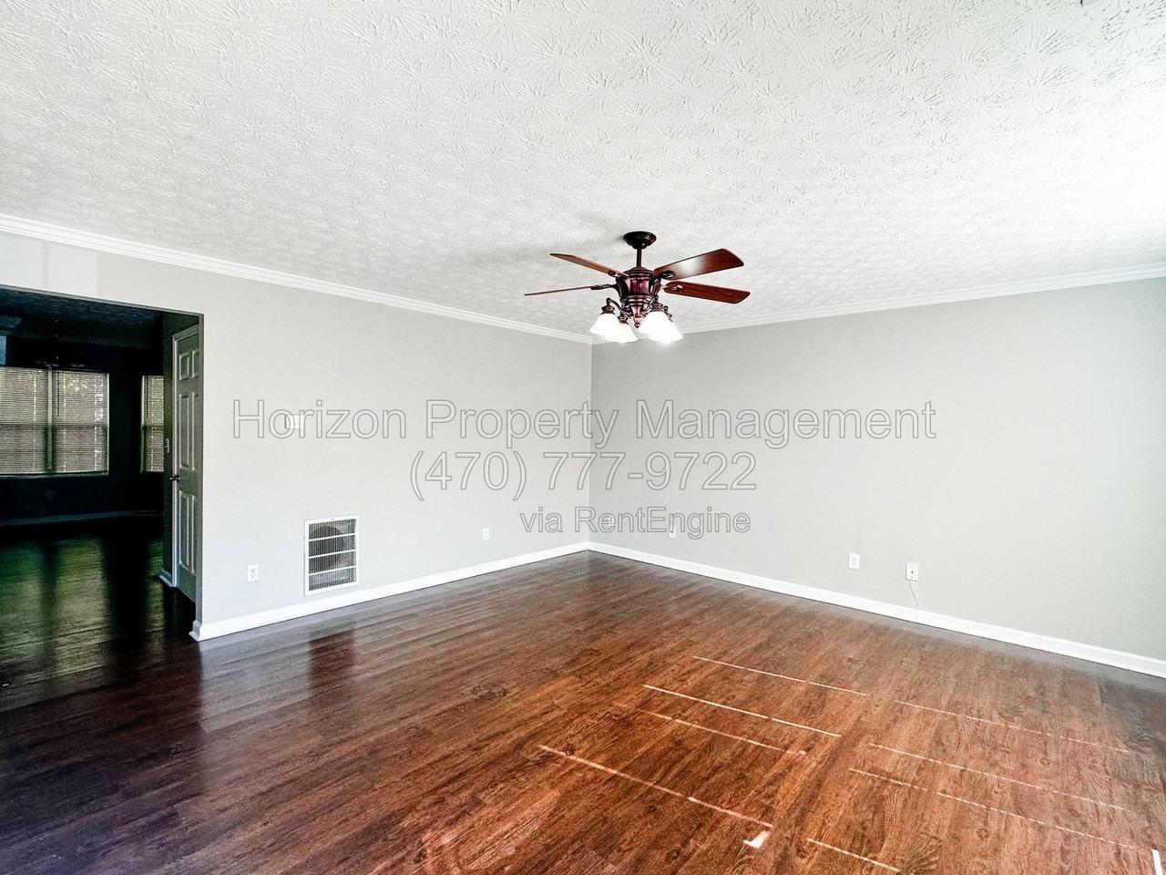 2752 Valley Green Dr - Photo 3 of 25