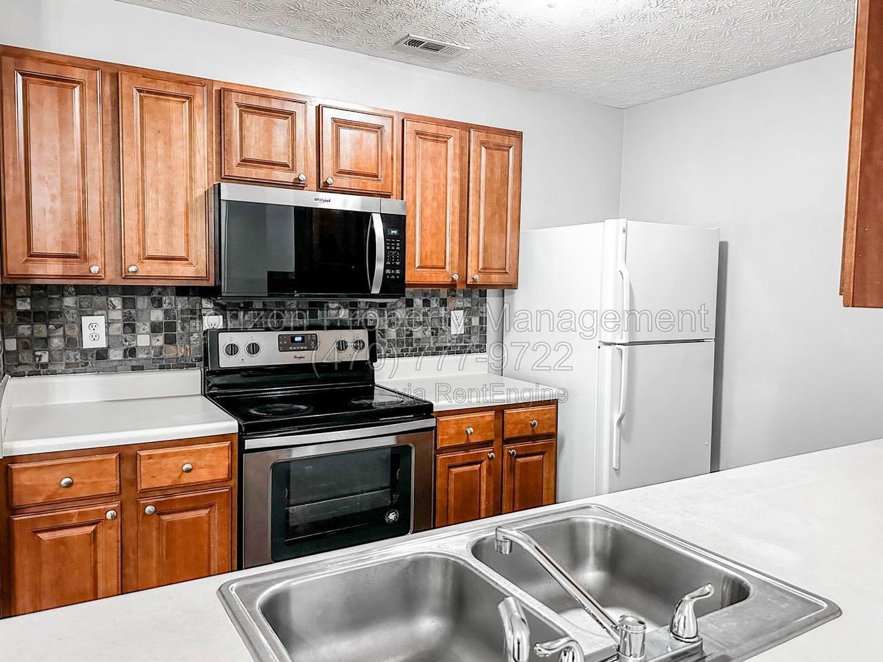 2752 Valley Green Dr - Photo 5 of 25