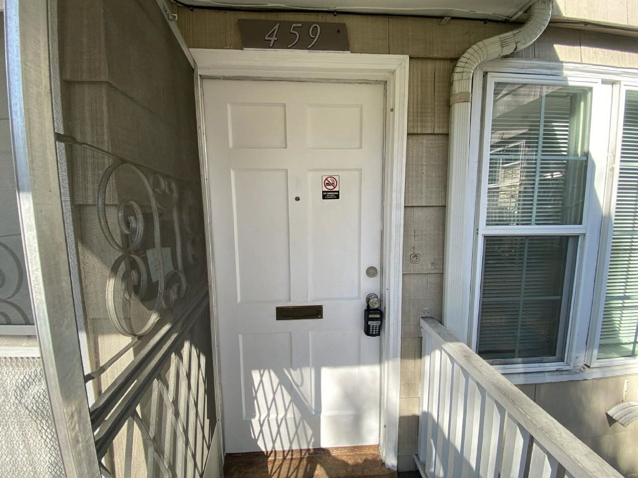 459 Ne Winchester St - Photo 2 of 20