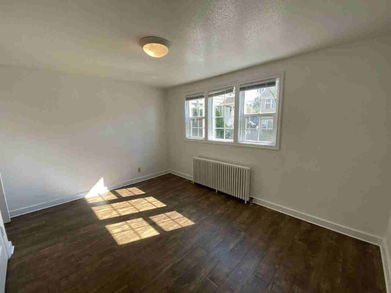 459 Ne Winchester St - Photo 6 of 20