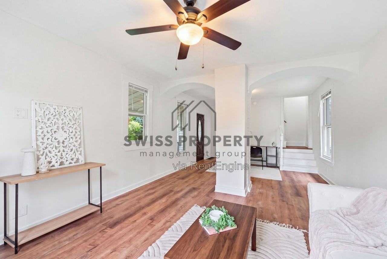 1361 City Park Ave - Photo 5 of 26