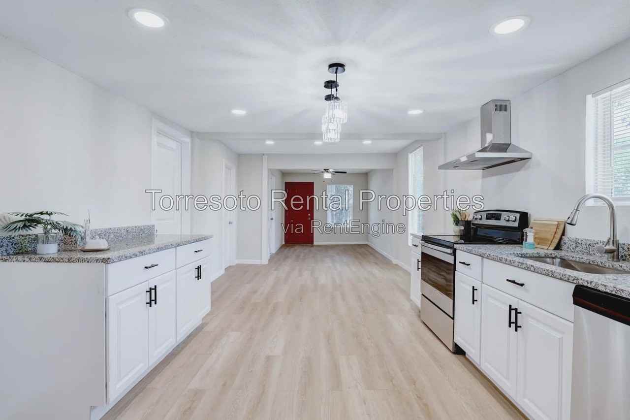 3122 W Cesar E Chavez Blvd #C - Photo 4 of 6