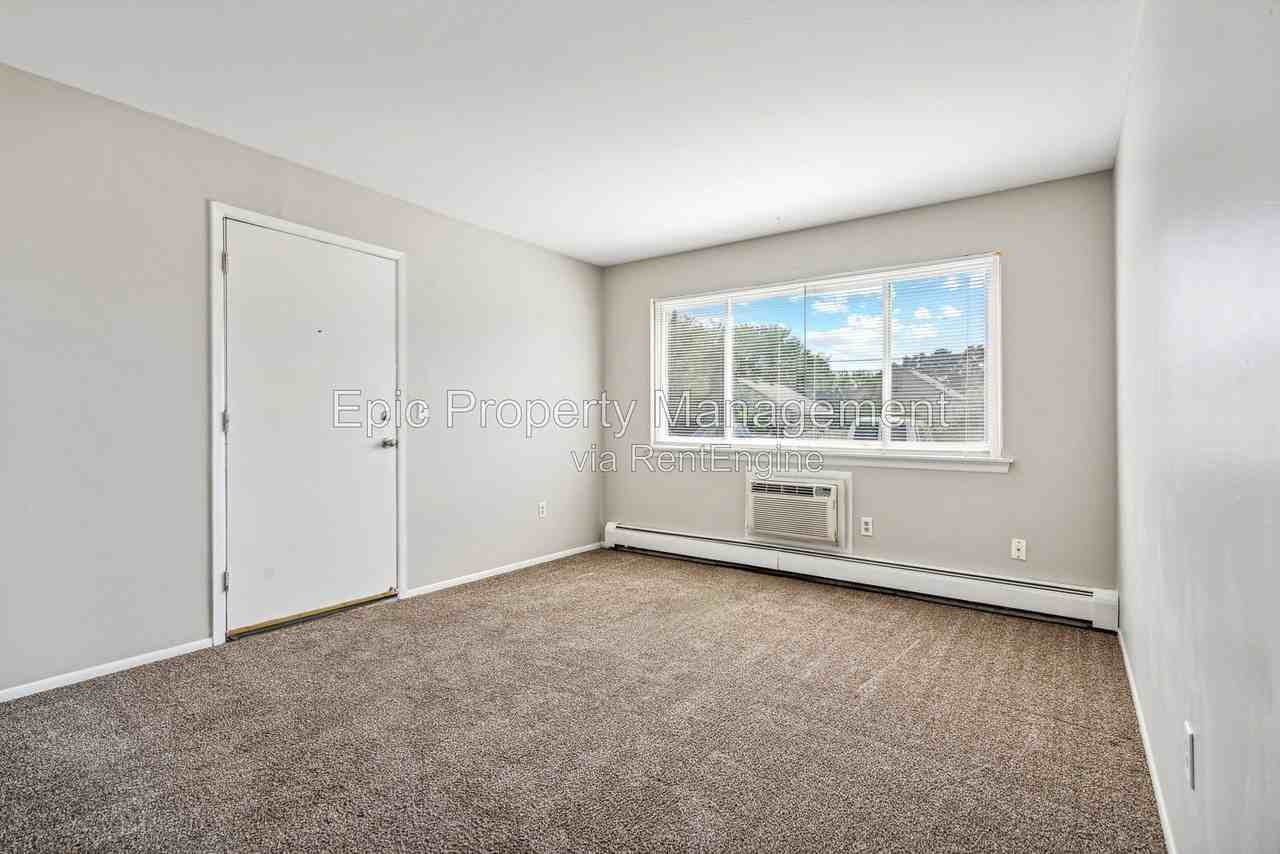 1437 Ford Ave #8 - Photo 4 of 10