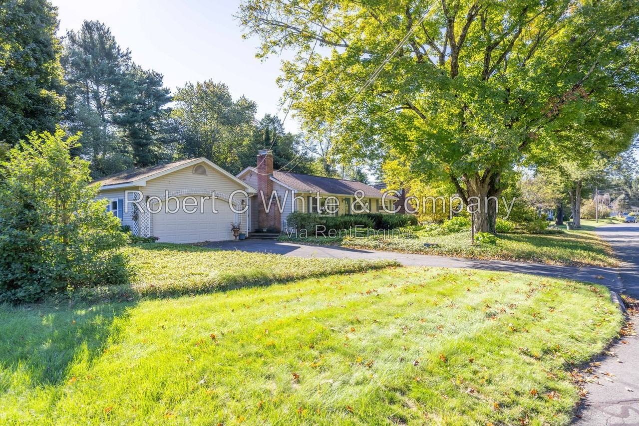 27 Simsbury Manor Dr - Photo 3 of 27