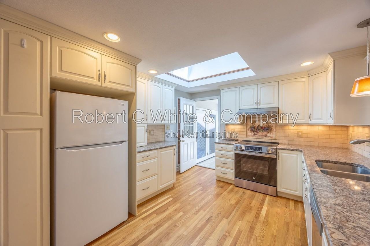 27 Simsbury Manor Dr - Photo 6 of 27