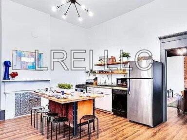 725 E Jacob St - Photo 3 of 11