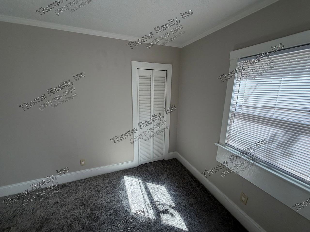 310 Virginia Ave - Photo 5 of 13