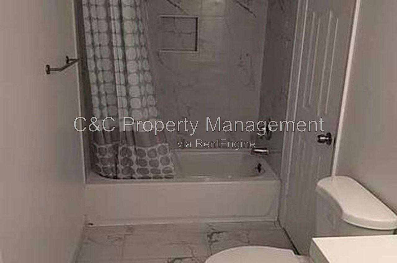 5023 E Lane Ave #201 - Photo 5 of 6