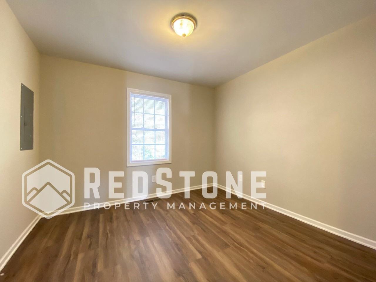 1110 Chandler Ave - Photo 7 of 14
