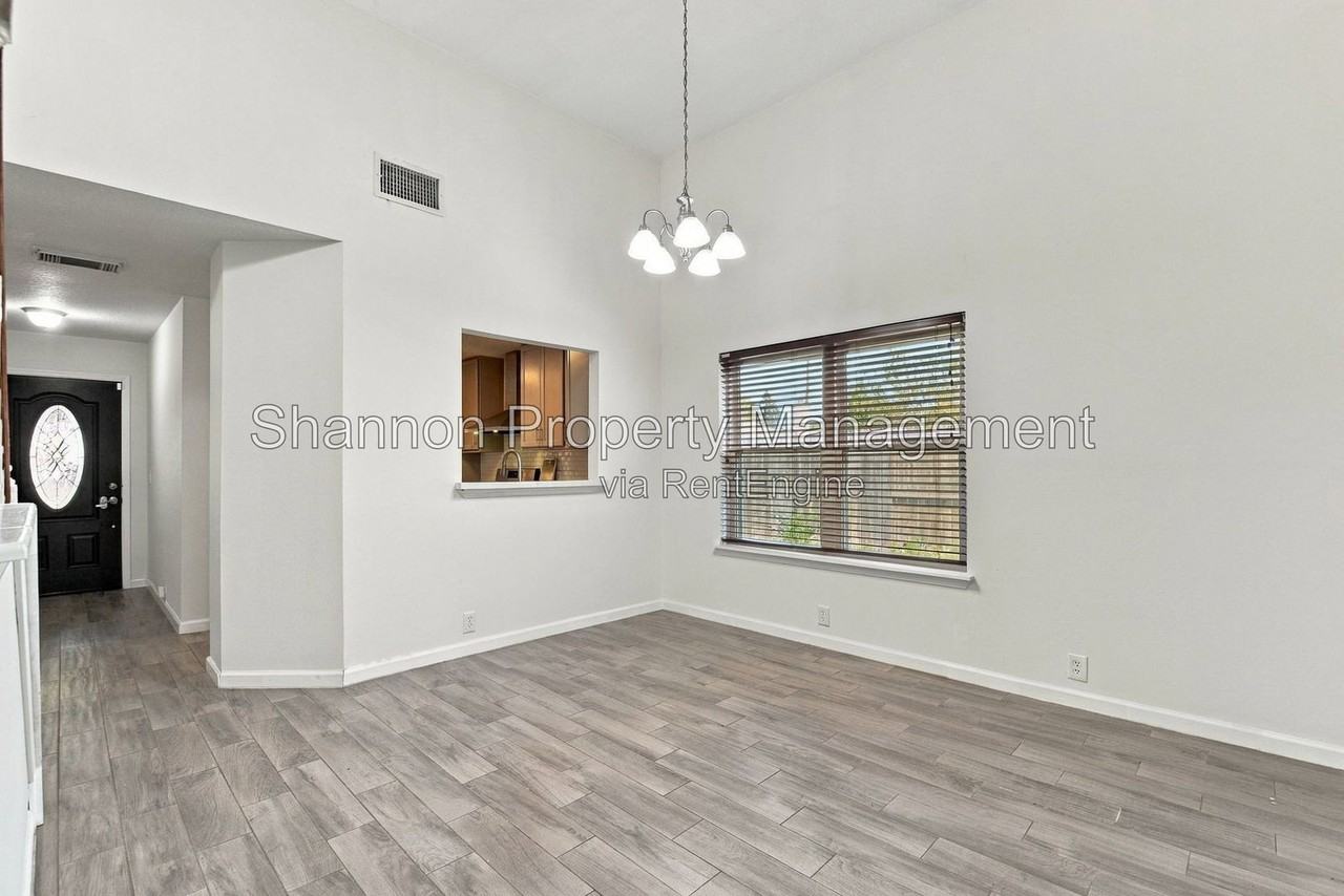 6331 Canyon Rock Way - Photo 7 of 47