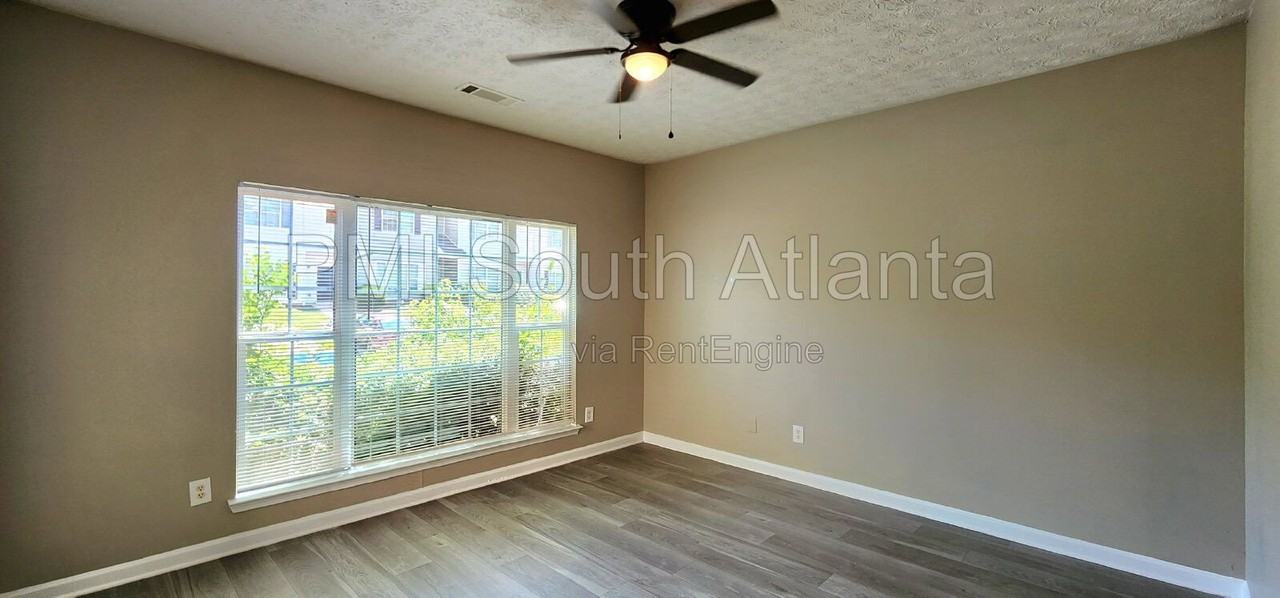 1745 Carrington Dr - Photo 4 of 22
