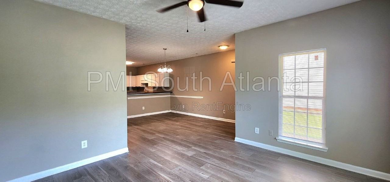 1745 Carrington Dr - Photo 5 of 22