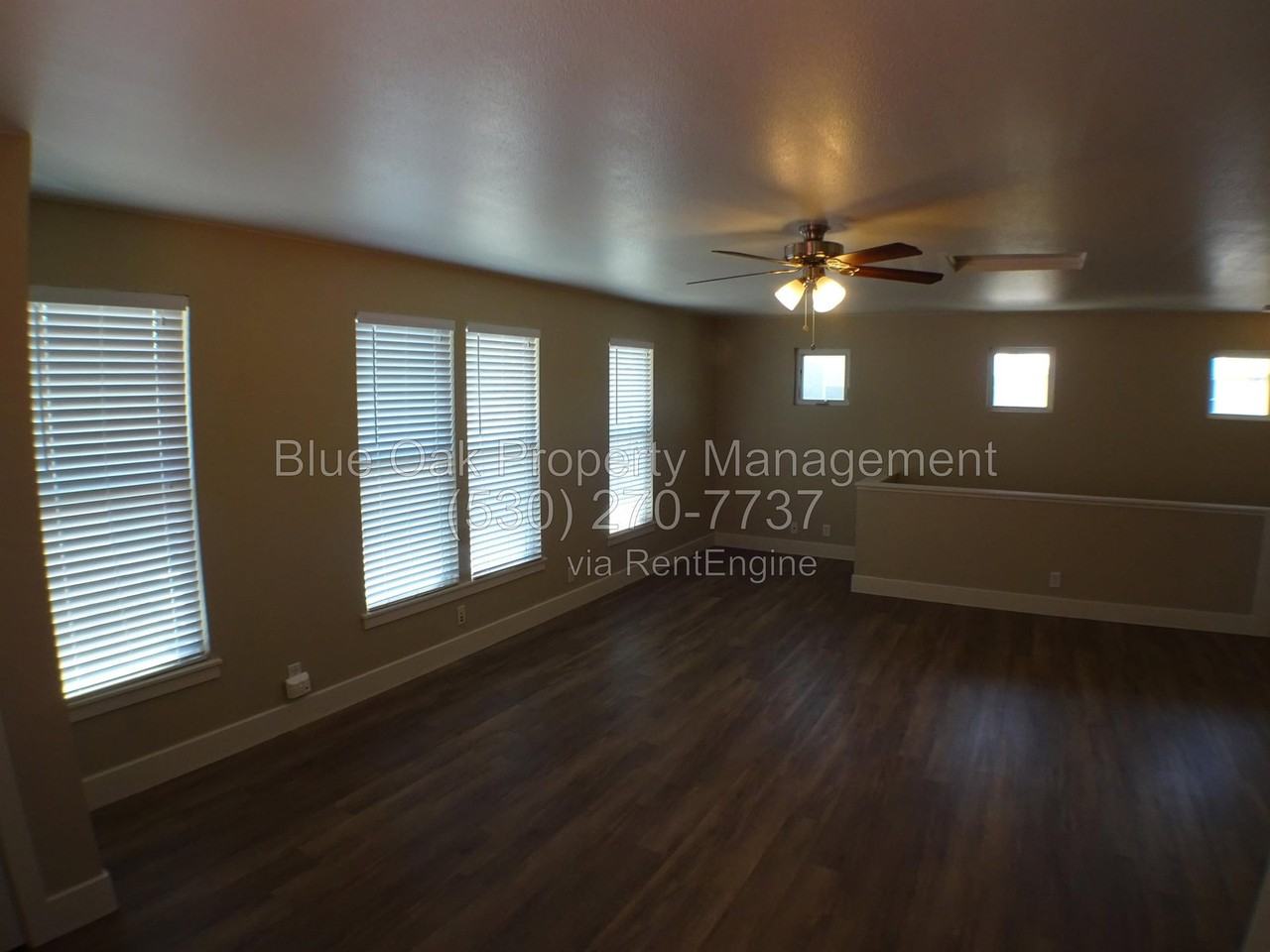 1775 Roth St #B - Photo 4 of 6