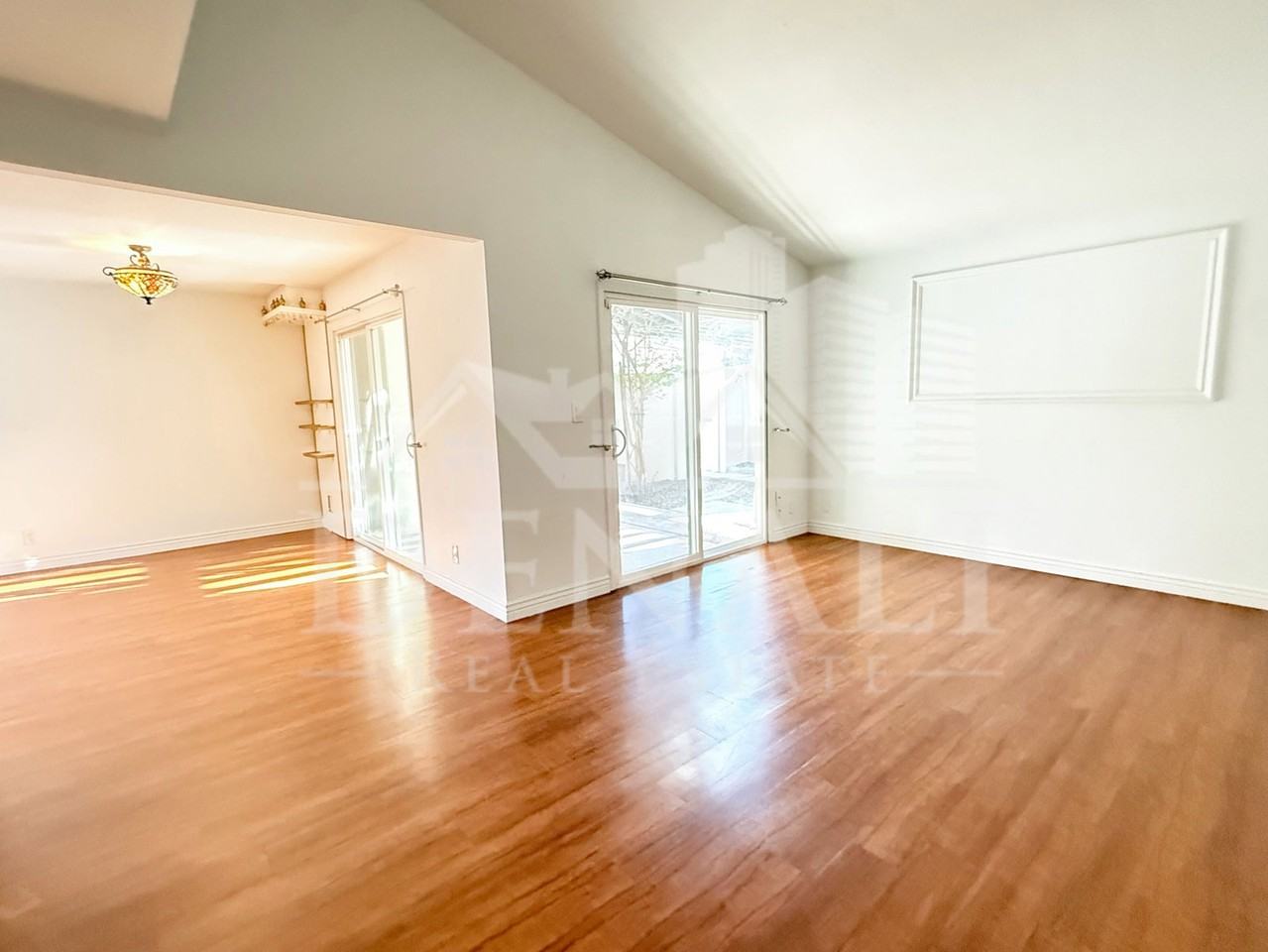 5621 N 79th St #4 - Photo 7 of 26