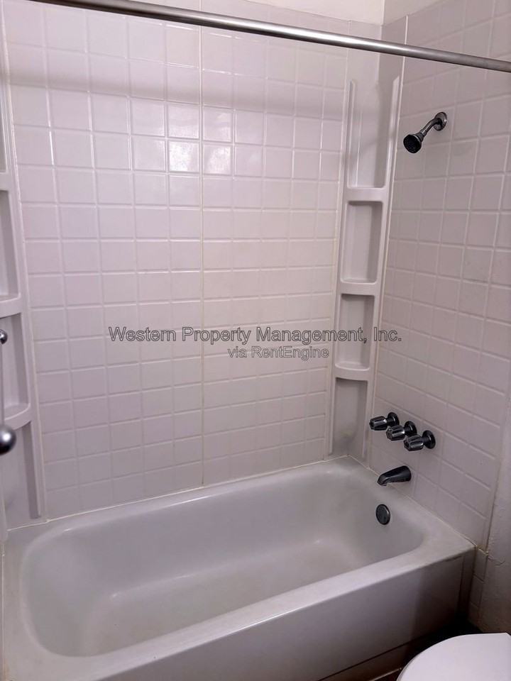 600 Park Ave #5B - Photo 6 of 7