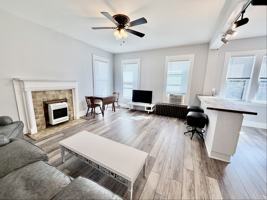 featured image of 336 W 9th St