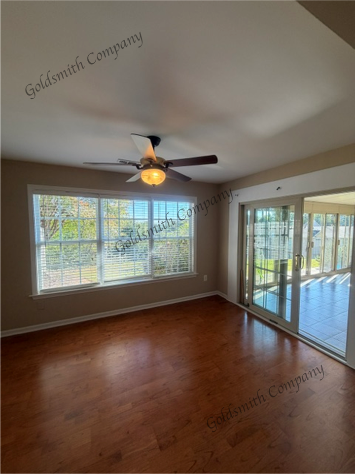 417 Falling Rock Way - Photo 7 of 15