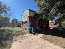featured image of 736 W 15th St