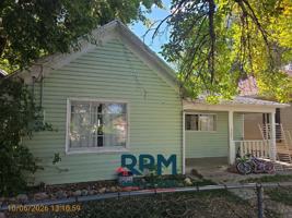 featured image of 325 Parry St