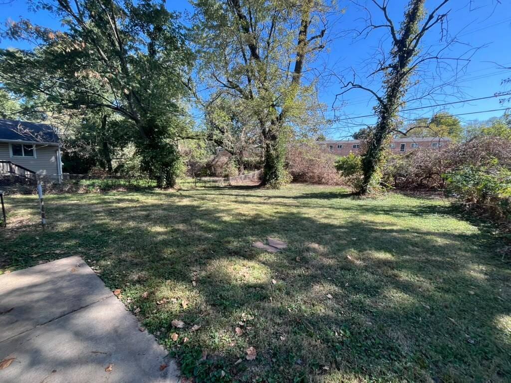 10724 Spring Garden Dr - Photo 2 of 13