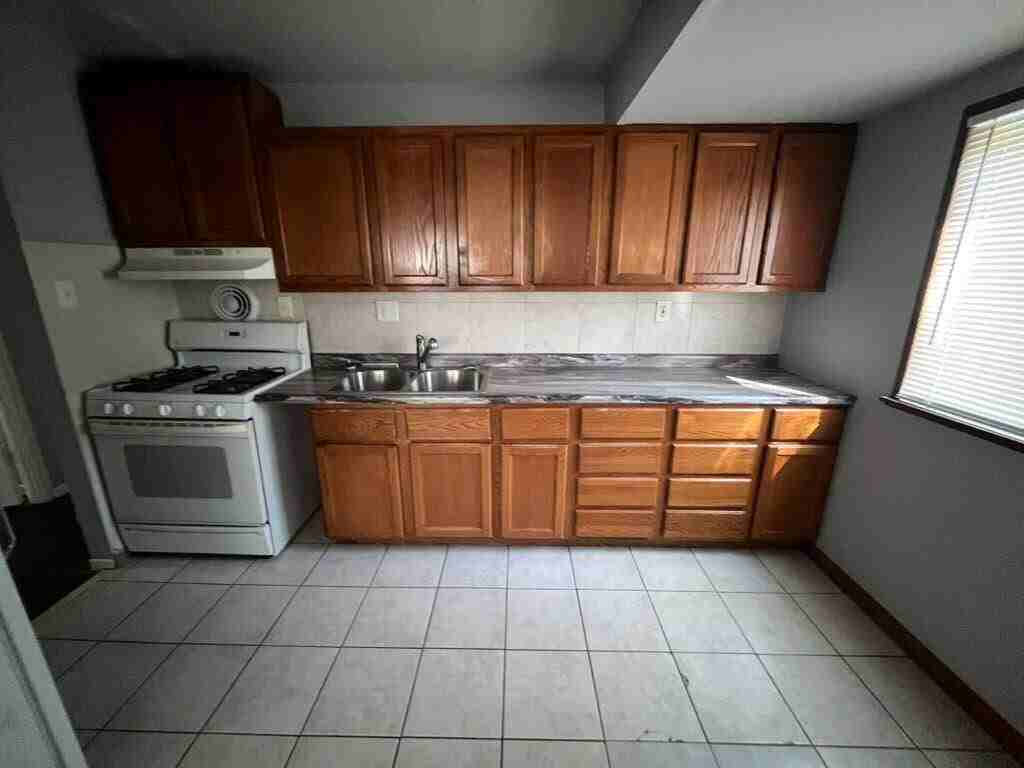 10724 Spring Garden Dr - Photo 5 of 13