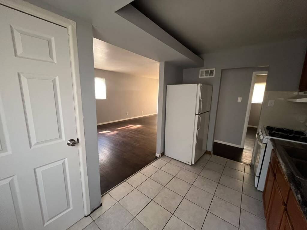 10724 Spring Garden Dr - Photo 6 of 13