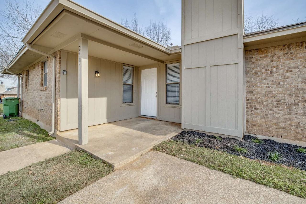 2407 Windy Pine Ln - Photo 2 of 12