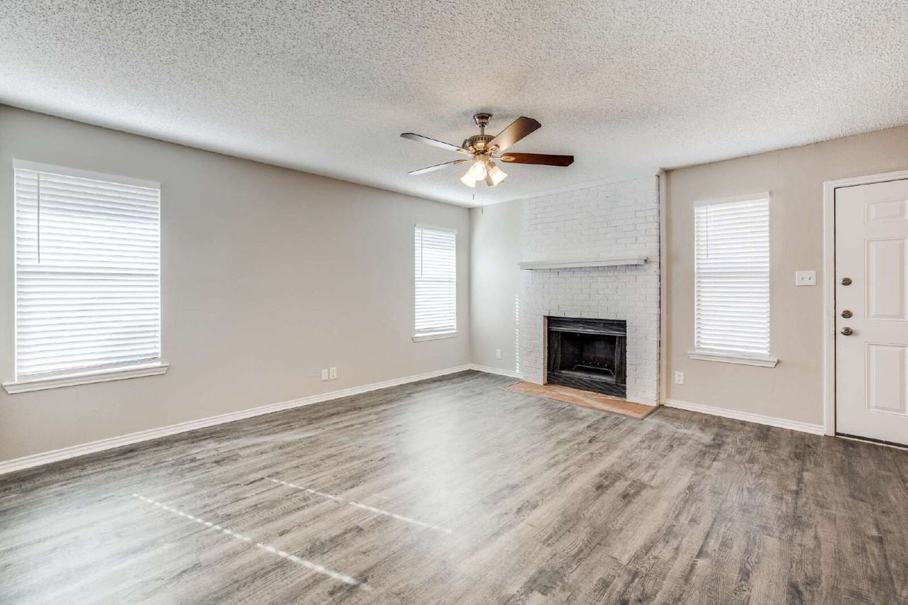 2407 Windy Pine Ln - Photo 4 of 12