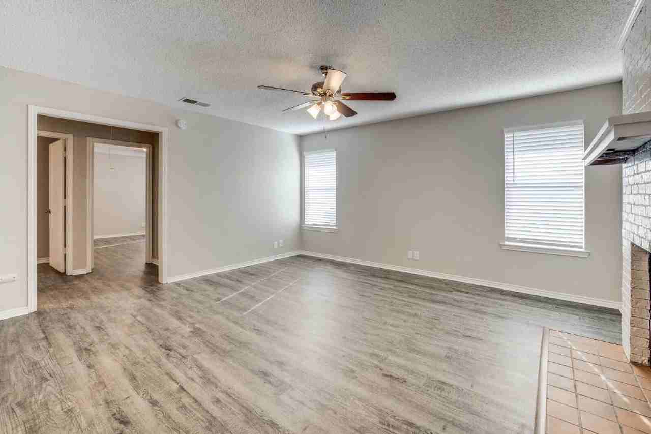 2407 Windy Pine Ln - Photo 6 of 12
