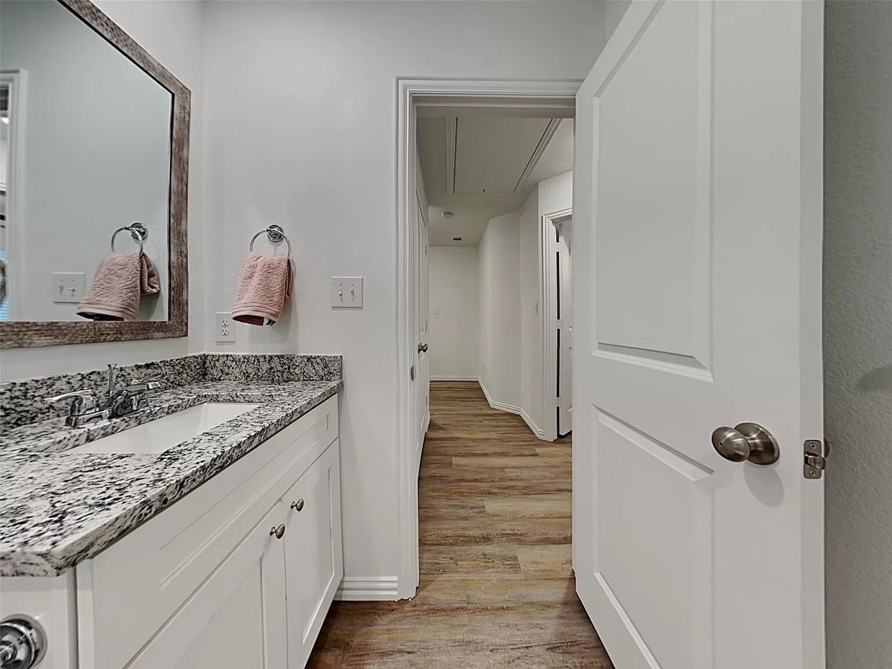 604 Briarwood Dr - Photo 7 of 10