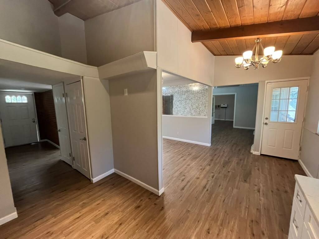 7717 Wooddale Ln - Photo 3 of 37