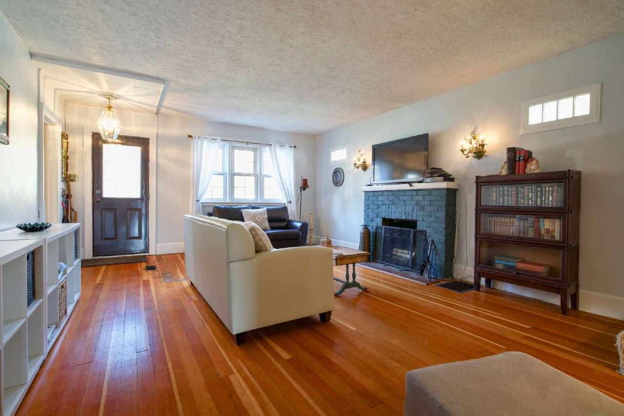 193 Queen St - Photo 3 of 38