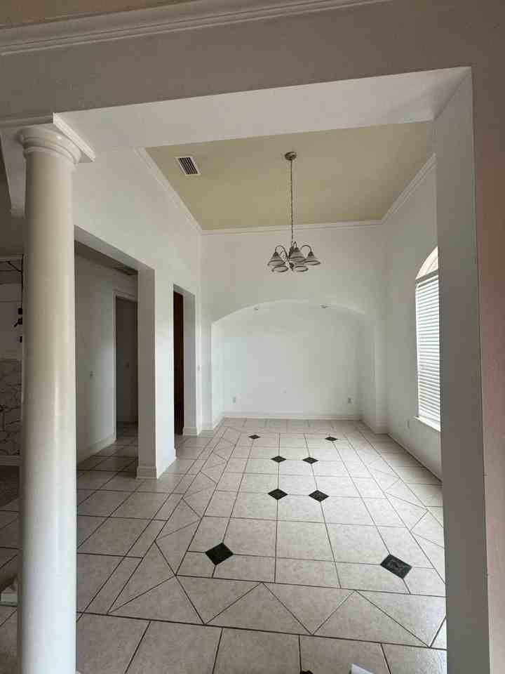 8047 Longmeadow Dr - Photo 7 of 23