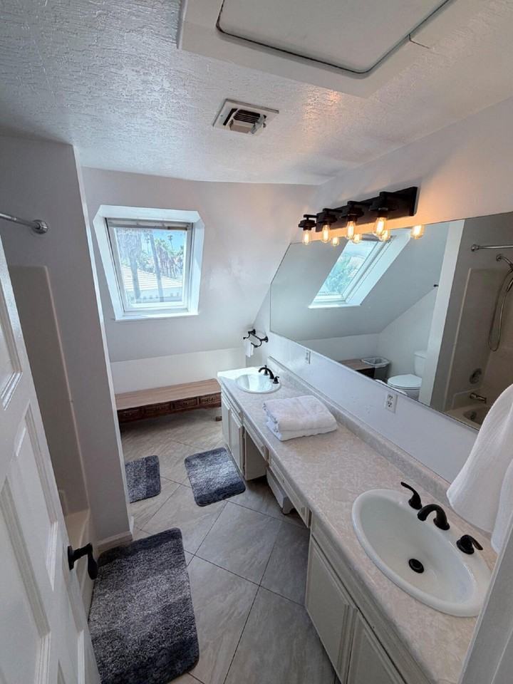 5505 El Camino Rd - Photo 6 of 25