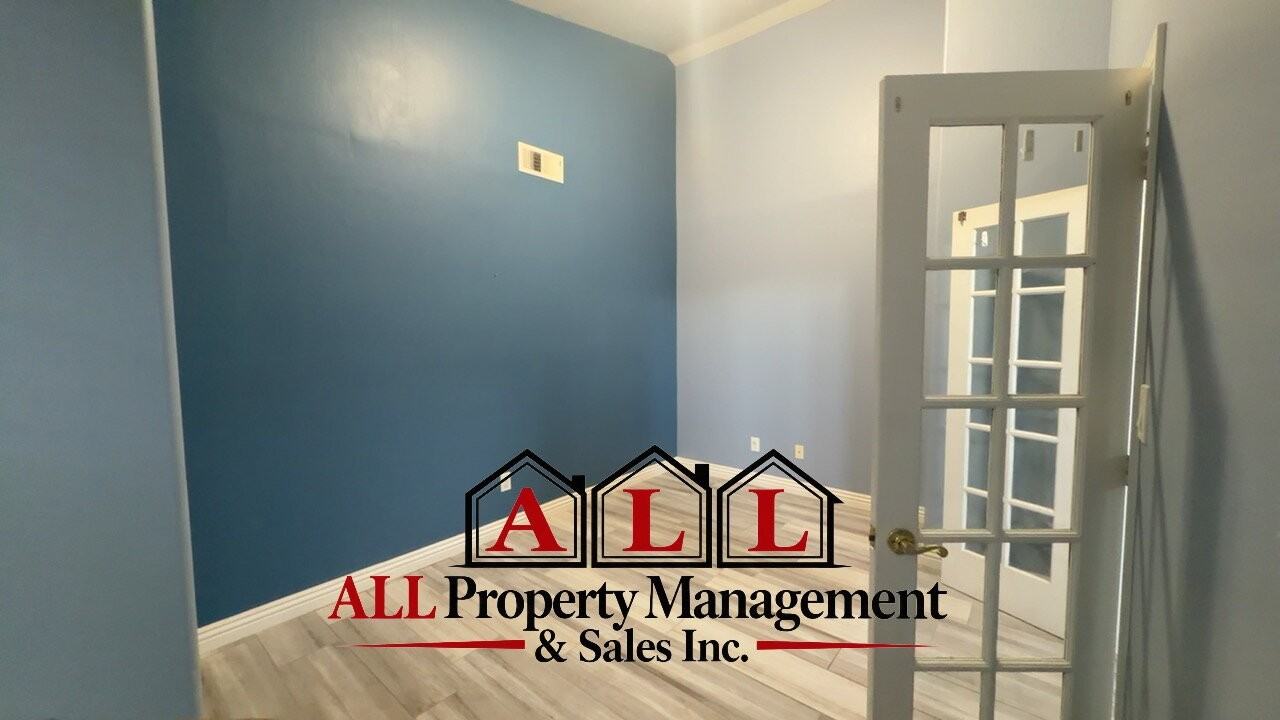 8838 Tekoa Ct - Photo 4 of 17