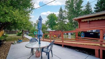 featured image of 4741 Pineridge Ave