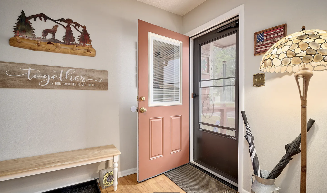4741 Pineridge Ave - Photo 7 of 33