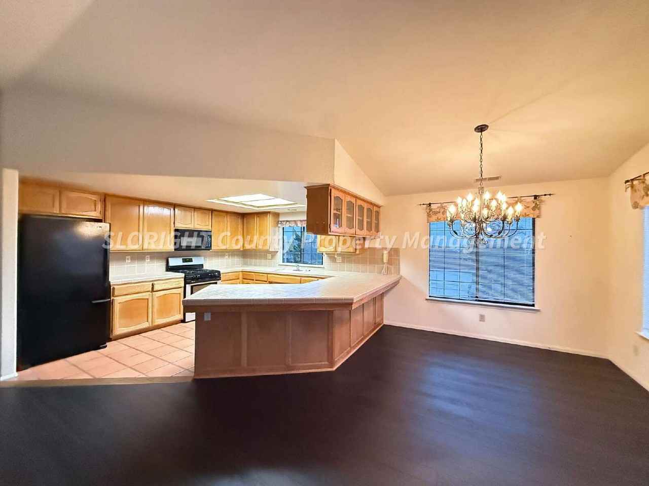 216 Margo Way - Photo 5 of 18