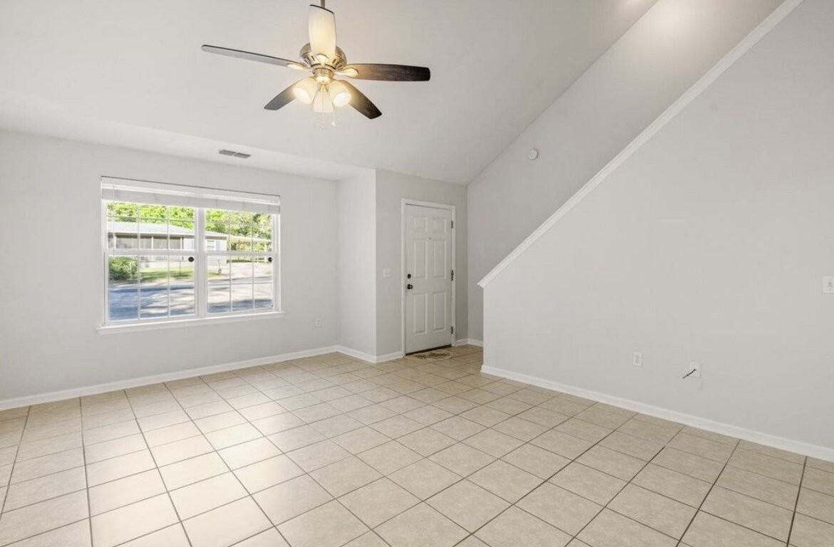 1925 Fannie Dr - Photo 4 of 39