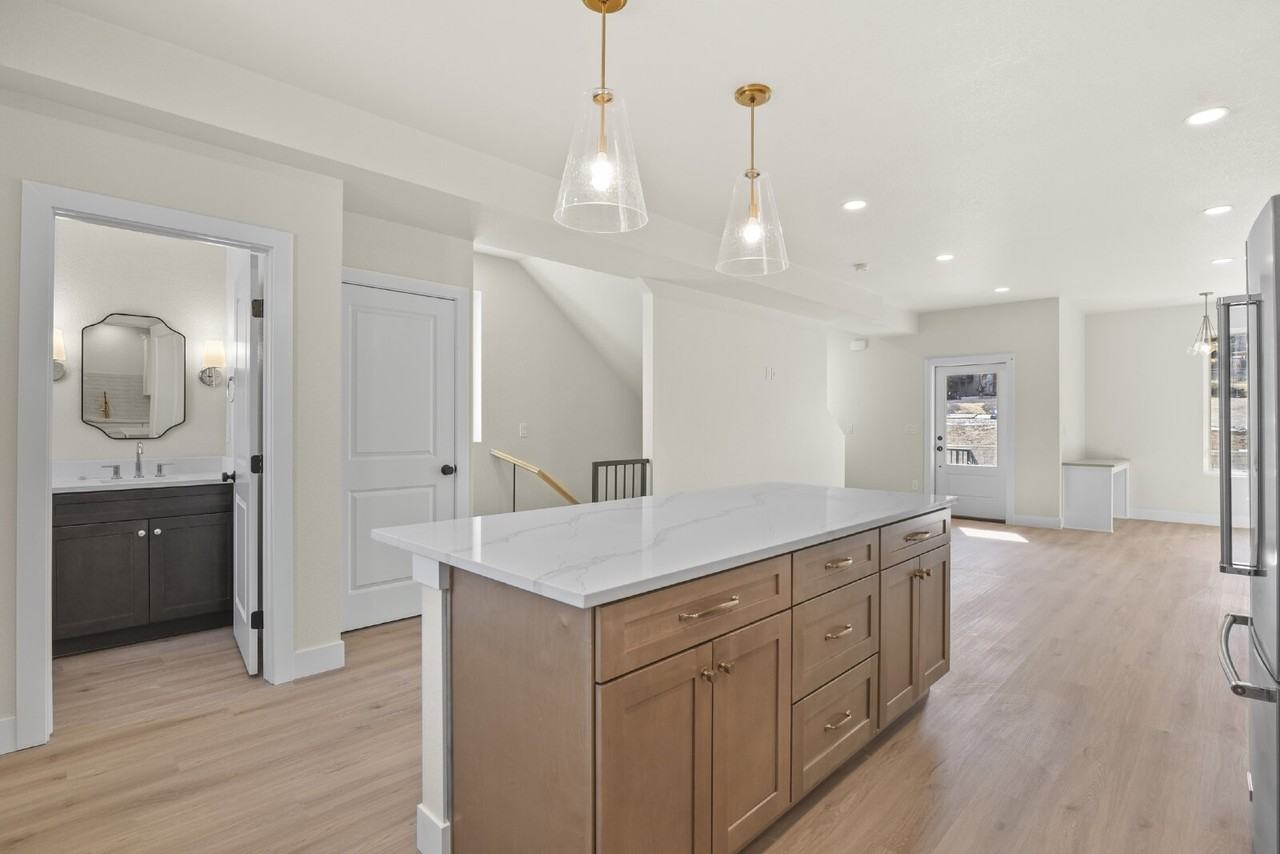 7 Noyer Ct - Photo 3 of 28