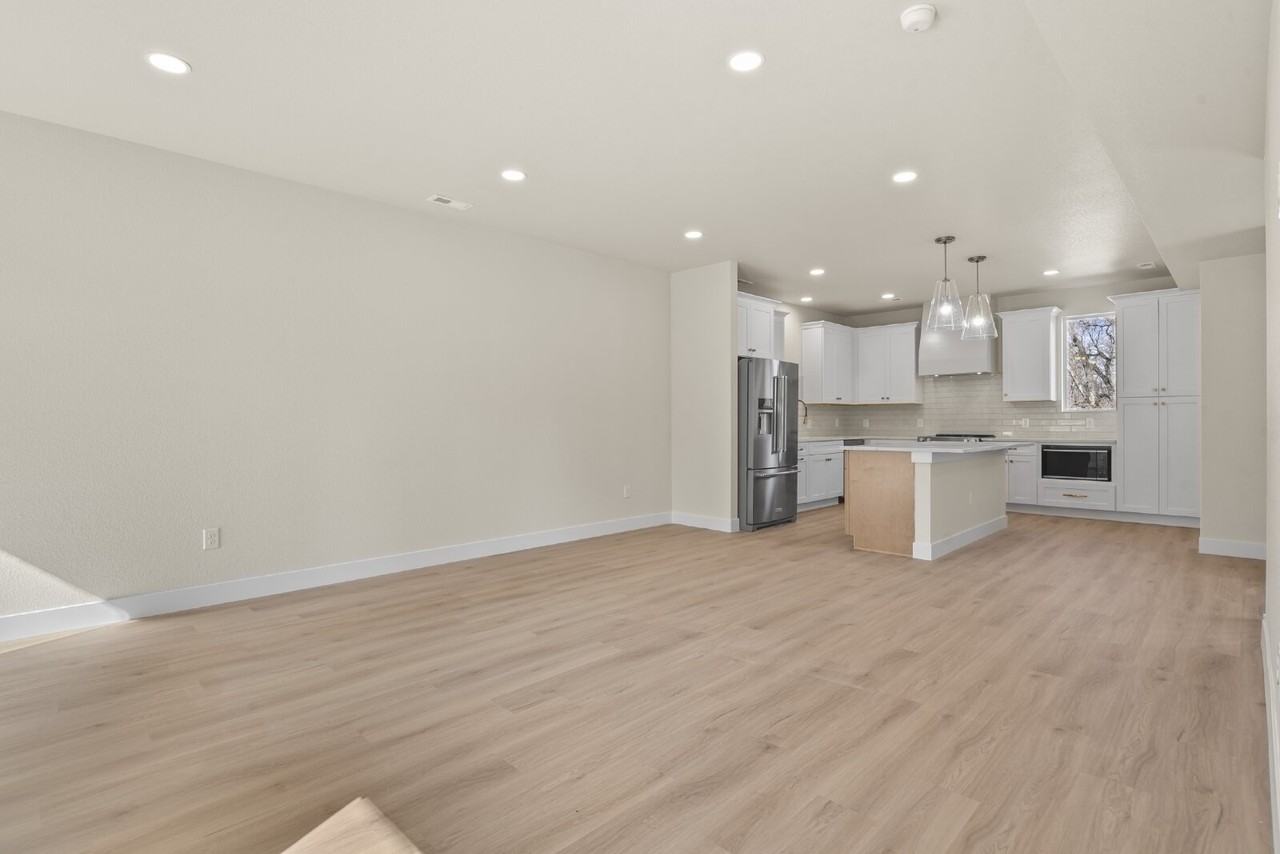 7 Noyer Ct - Photo 5 of 28