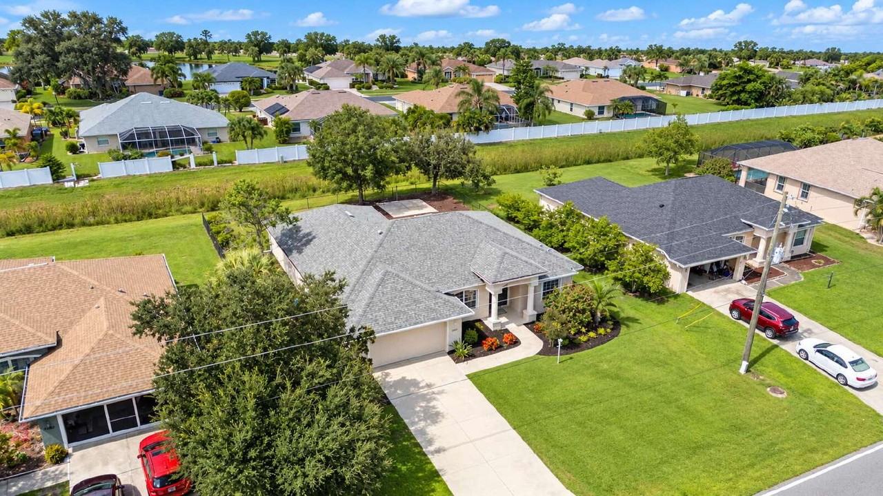 2441 Pan American Blvd - Photo 6 of 35