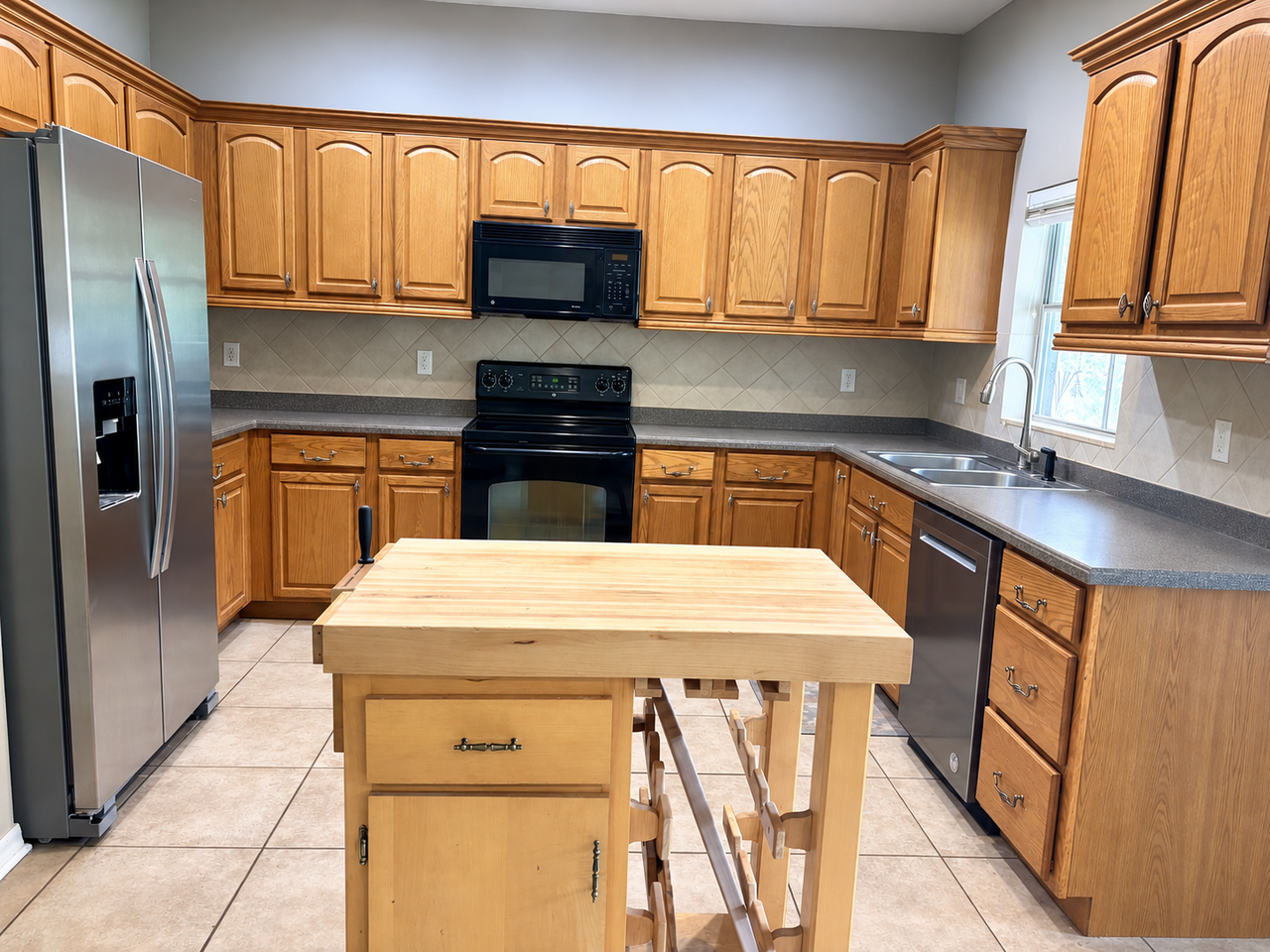 11214 Oyster Bay Cir - Photo 4 of 9