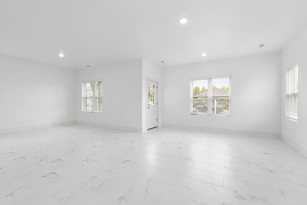 90 W 30th Pl - Photo 4 of 17