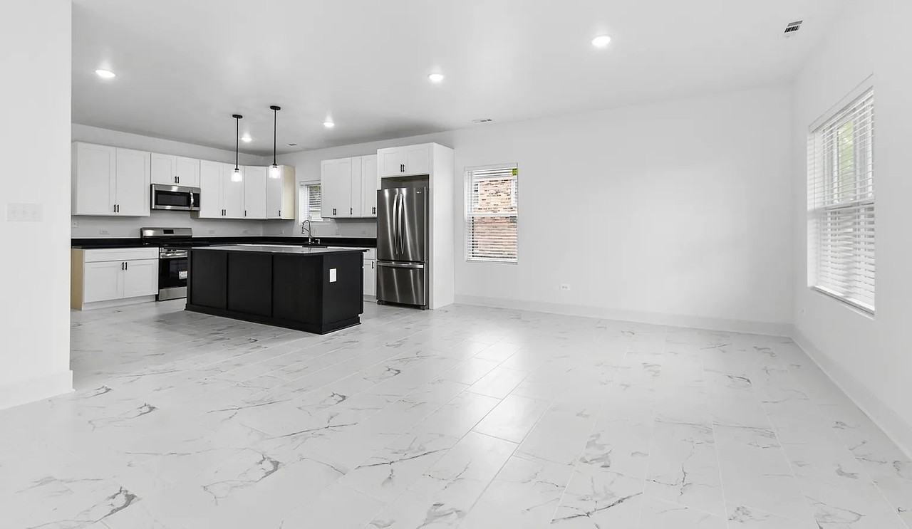 90 W 30th Pl - Photo 5 of 17