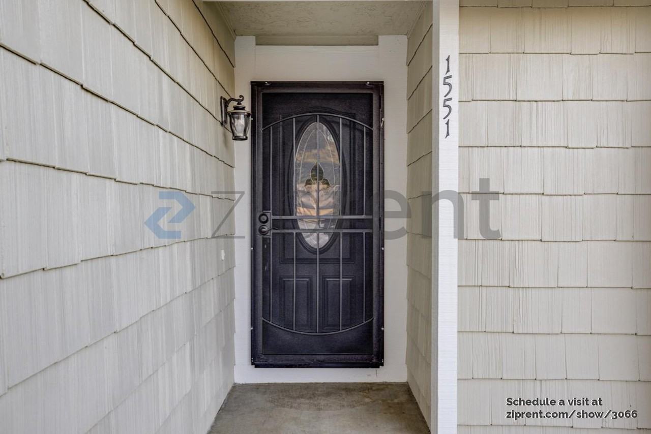 1551 Gamay Cir - Photo 3 of 16