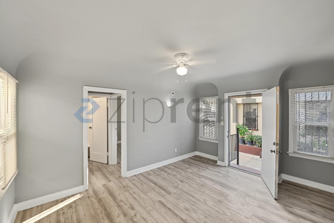 1101 1/4 W 39th St - Photo 2 of 15